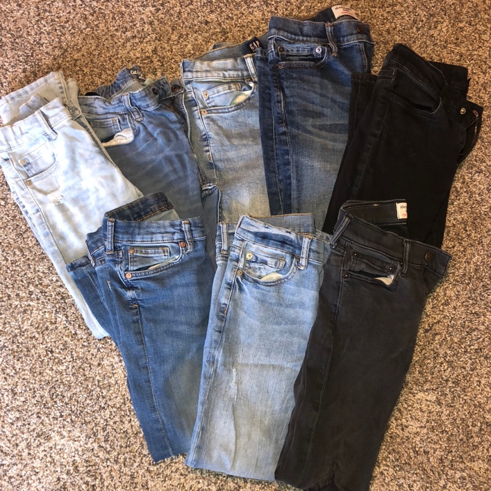 BUNDLE of 9 Jeans size 9/10